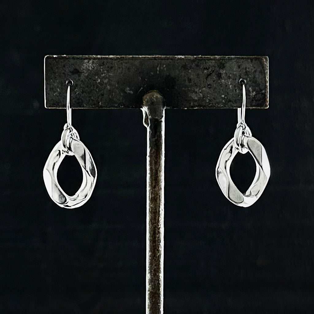 METAL Single Large Curb Link Earrings – Rapt In Maille