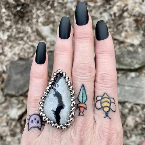 GEMSTONE Black Onyx in Quartz Shard Ring: Size 7.5