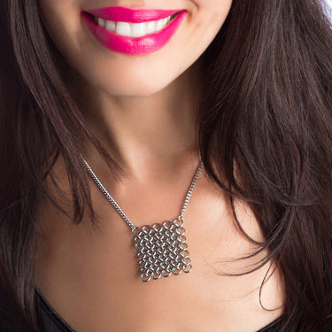 STRUCTURE Square Maille Pendant